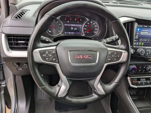 Used 2024 GMC Terrain SLT image 18