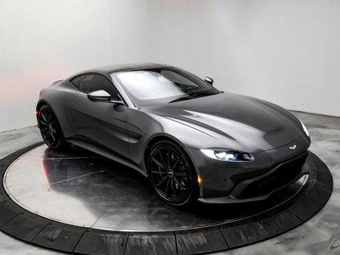 Used 2020 Aston Martin V8 Vantage Coupe image 21