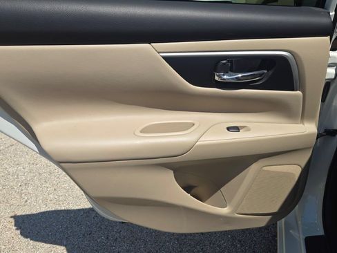 Used 2016 Nissan Altima 2.5 SV FWD image 17