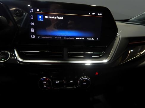 Used 2025 Chevrolet Trax RS w/ Sunroof Package image 26