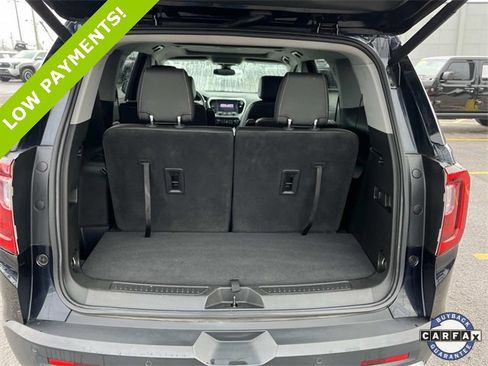 Used 2021 GMC Acadia SLT w/ Technology Package image 12