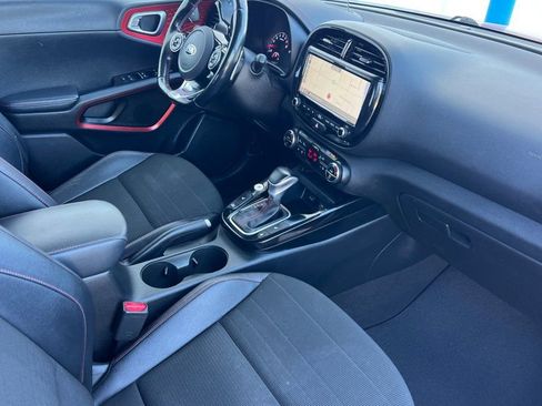 Used 2021 Kia Soul Turbo FWD image 13