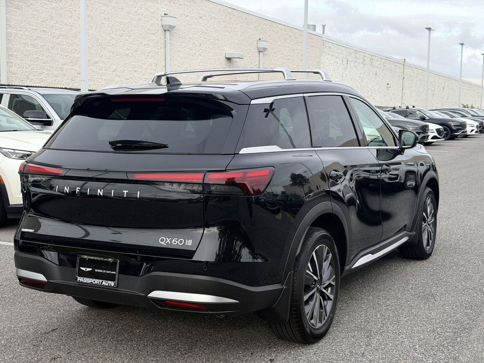 Used 2026 INFINITI QX60 Luxe w/ Family Package AWD/4WD image 6