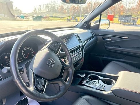 Used 2025 Honda Ridgeline Black Edition image 21