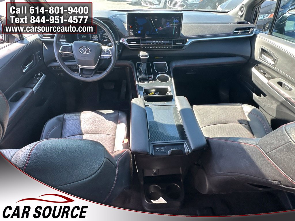 Used 2025 Toyota Sienna XSE w/ XSE Premium Package FWD image 17