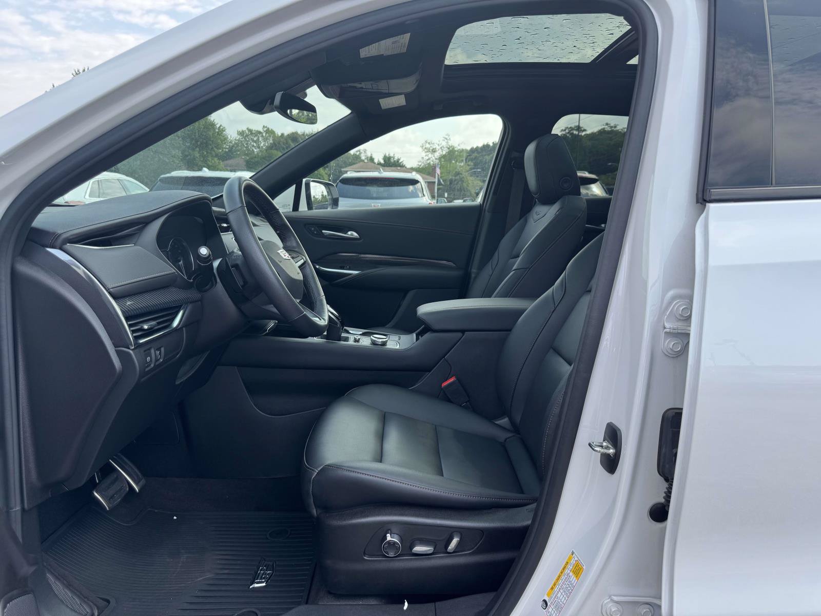 Used 2023 Cadillac XT4 Sport w/ Cold Weather Package AWD/4WD image 13