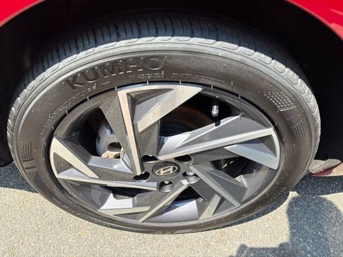 Used 2025 Hyundai Elantra Sport FWD image 8