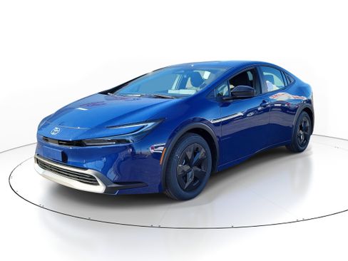 New 2026 Toyota Prius Plug-In Hybrid image 2