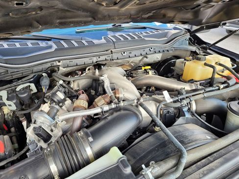 Used 2020 Ford F350 XLT w/ XLT Premium Package image 12