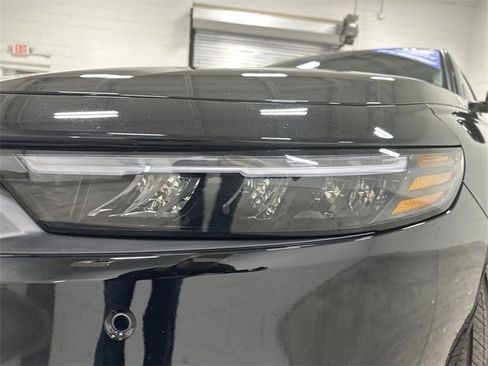 Used 2025 Honda Accord Touring image 11