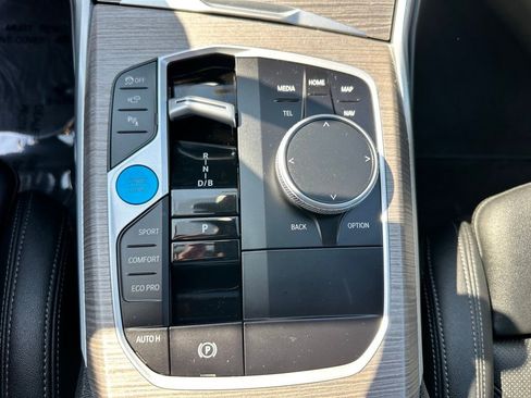 Used 2025 BMW i4 xDrive40i w/ Parking Assistance Package image 18