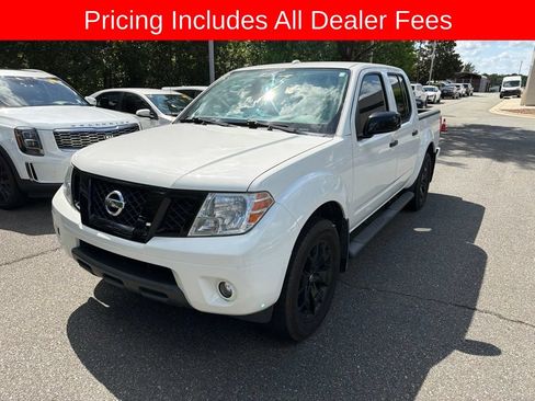 Used 2018 Nissan Frontier SV w/ Value Truck Package AWD/4WD image 3