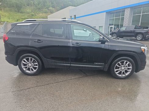 Used 2024 GMC Terrain SLT AWD/4WD image 4