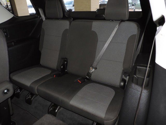 Used 2021 Chevrolet Traverse LT FWD image 24