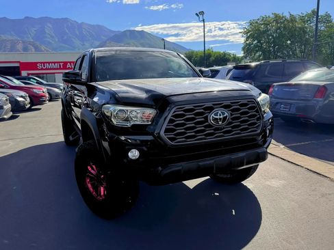 Used 2021 Toyota Tacoma TRD Off-Road w/ Technology Package AWD/4WD image 2