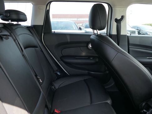 Used 2018 MINI Cooper Clubman FWD image 27