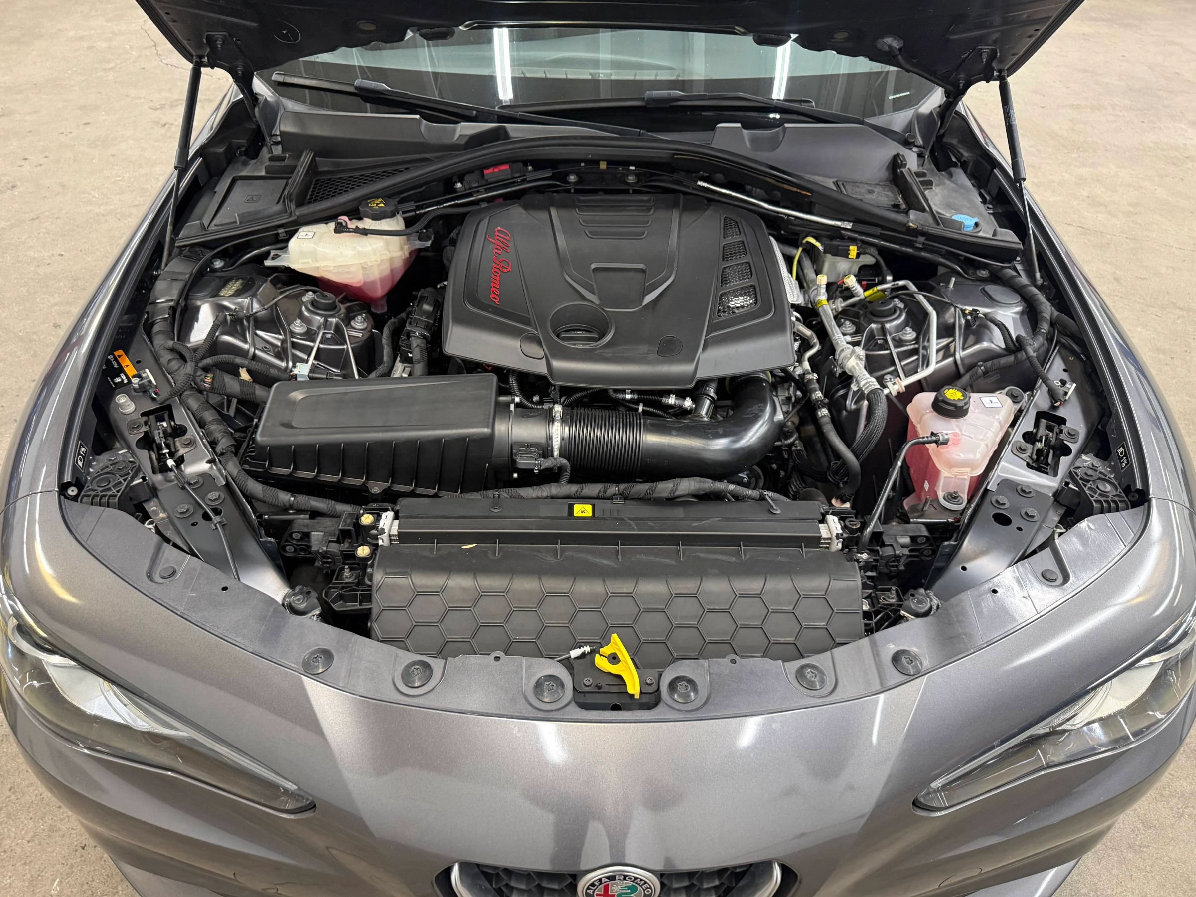 Used 2018 Alfa Romeo Giulia Ti w/ TI Performance Package RWD image 8