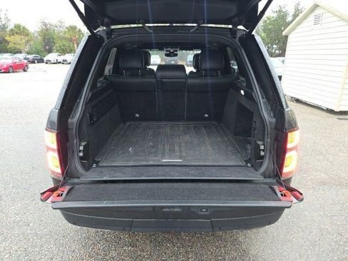 Used 2020 Land Rover Range Rover HSE image 9