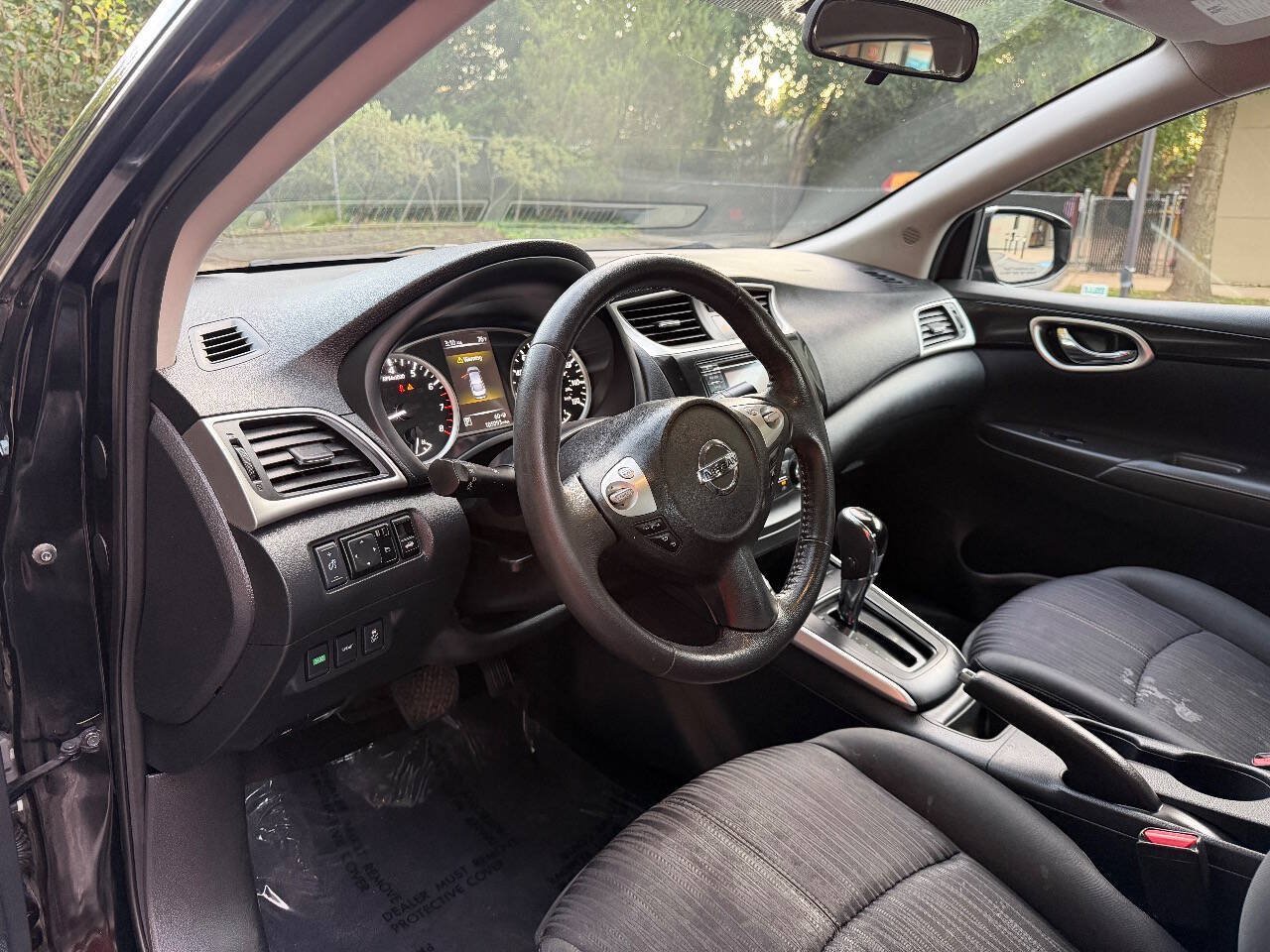Used 2017 Nissan Sentra SV FWD image 11