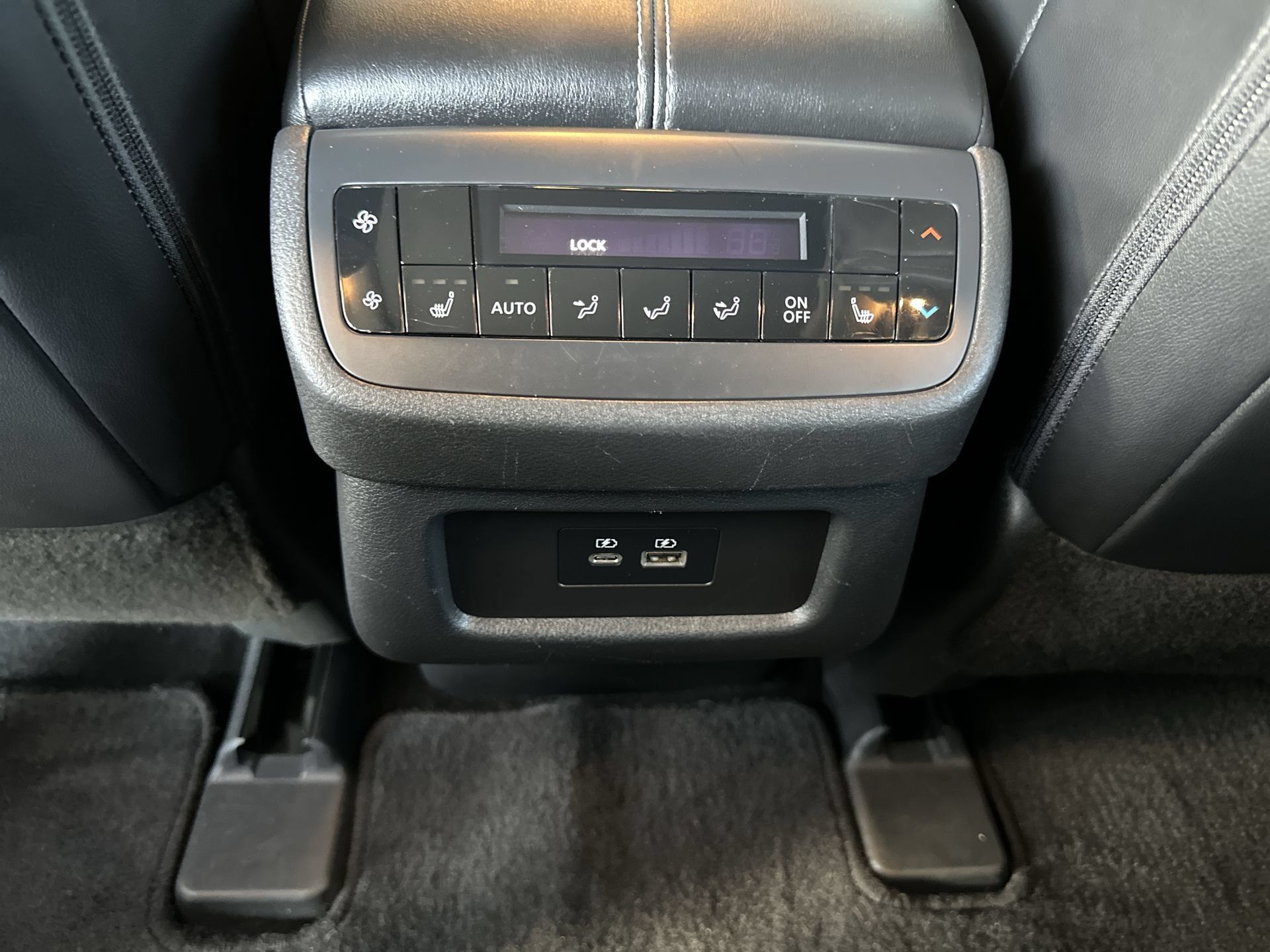 Used 2023 Nissan Pathfinder SL w/ SL Premium Package AWD/4WD image 35