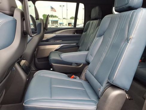New 2026 Cadillac Escalade IQL Sport 2 w/ LPO, ONYX Package AWD/4WD image 8