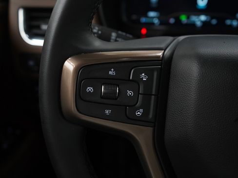 Used 2024 Chevrolet Suburban High Country w/ Premium Package image 23