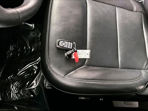 Used 2023 Ford Explorer Limited image 10