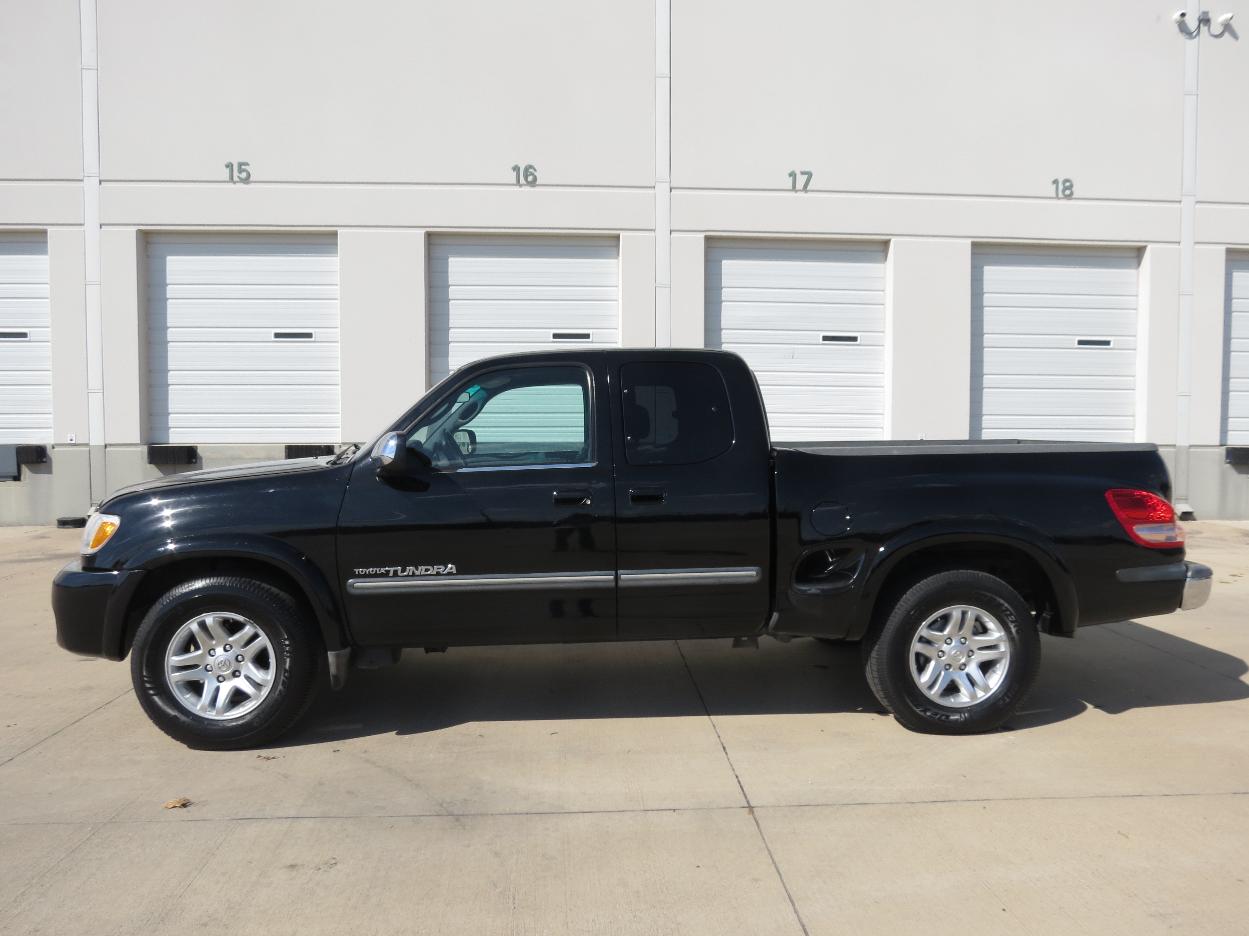 Used 2004 Toyota Tundra SR5 RWD image 5
