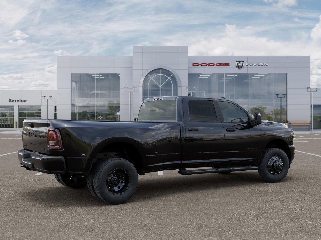 New 2027 RAM 3500 Big Horn AWD/4WD image 4