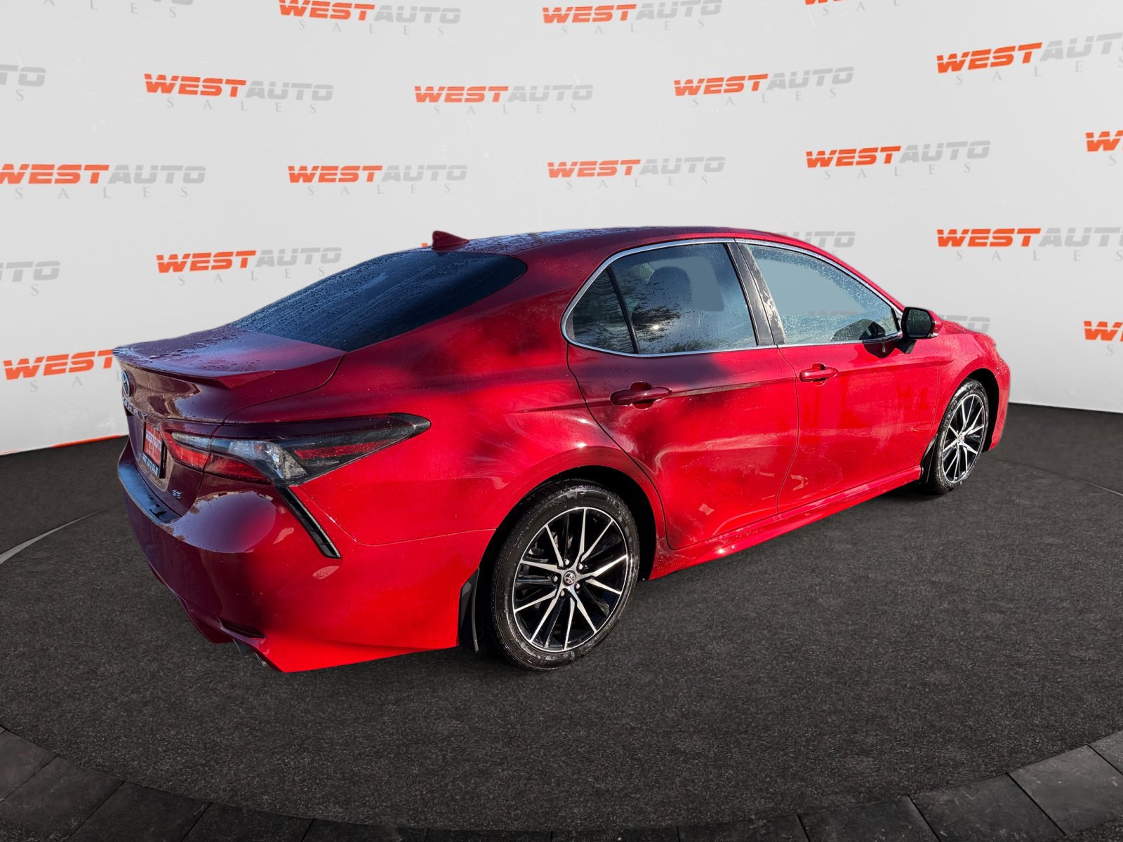 Used 2023 Toyota Camry SE FWD image 5