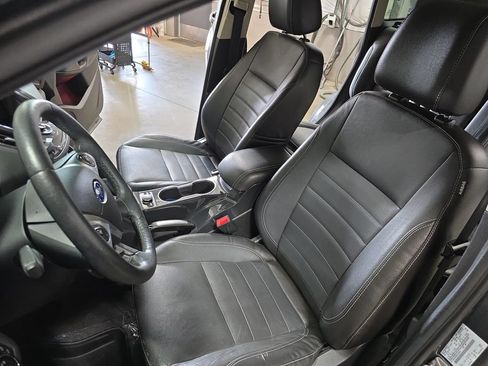 Used 2014 Ford Escape Titanium w/ Equipment Group 401A AWD/4WD image 15