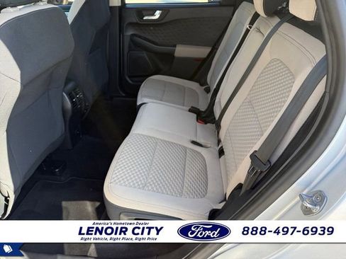 Certified 2020 Ford Escape SE image 11