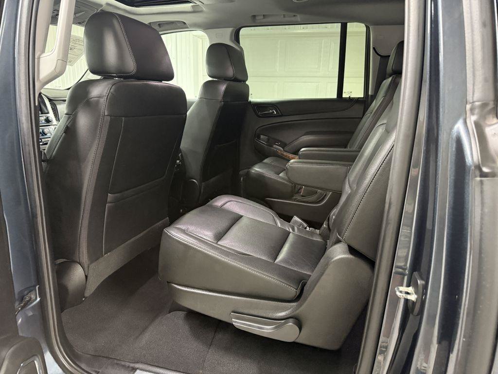 Used 2020 Chevrolet Suburban Premier AWD/4WD image 30