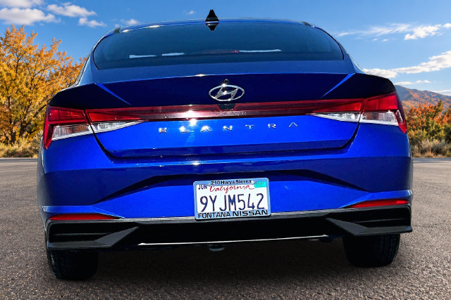 Used 2022 Hyundai Elantra SEL FWD image 5