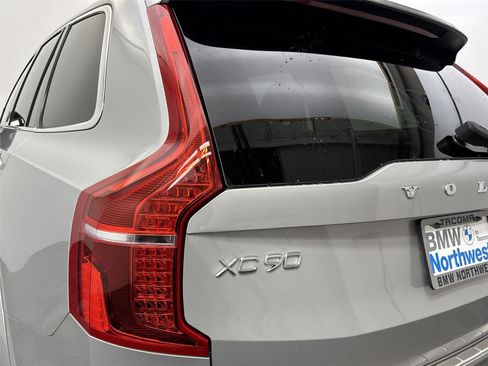 Used 2023 Volvo XC90 B5 Core w/ Protection Package Premier image 19