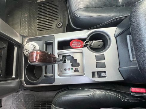 Used 2018 Toyota 4Runner Limited AWD/4WD image 23