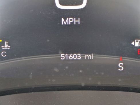 Used 2025 Chrysler Pacifica Select image 24