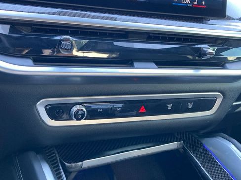Used 2025 BMW X6 M60i AWD/4WD image 23
