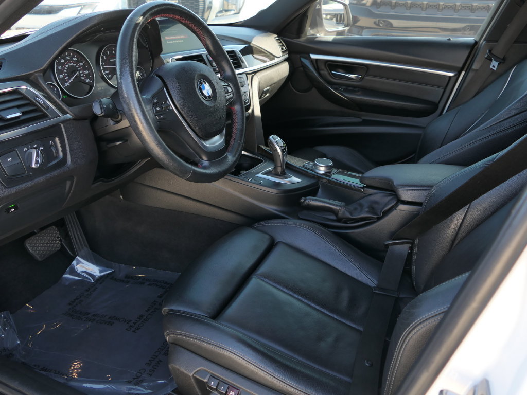 Used 2018 BMW 330i Sedan RWD image 11