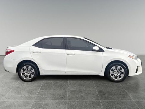 Used 2015 Toyota Corolla S Premium image 3