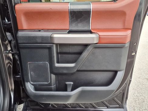 Used 2020 Ford F150 Platinum w/ Technology Package AWD/4WD image 16