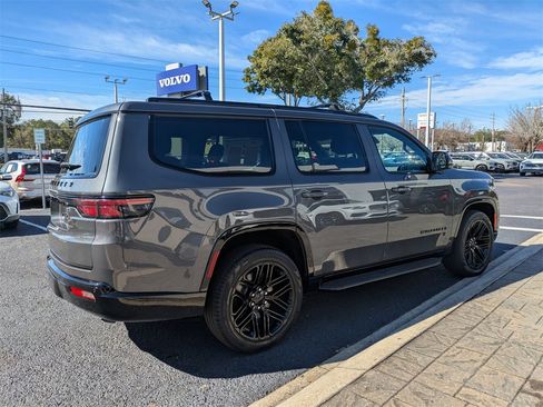 Used 2024 Jeep Wagoneer Series II image 6