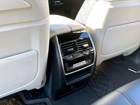 Used 2021 BMW X5 M50i w/ Executive Package image 33