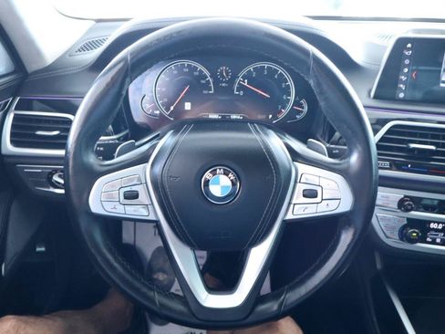 Used 2018 BMW 750i RWD image 19