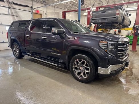 Used 2022 GMC Sierra 1500 SLT w/ SLT Premium Plus Package image 5