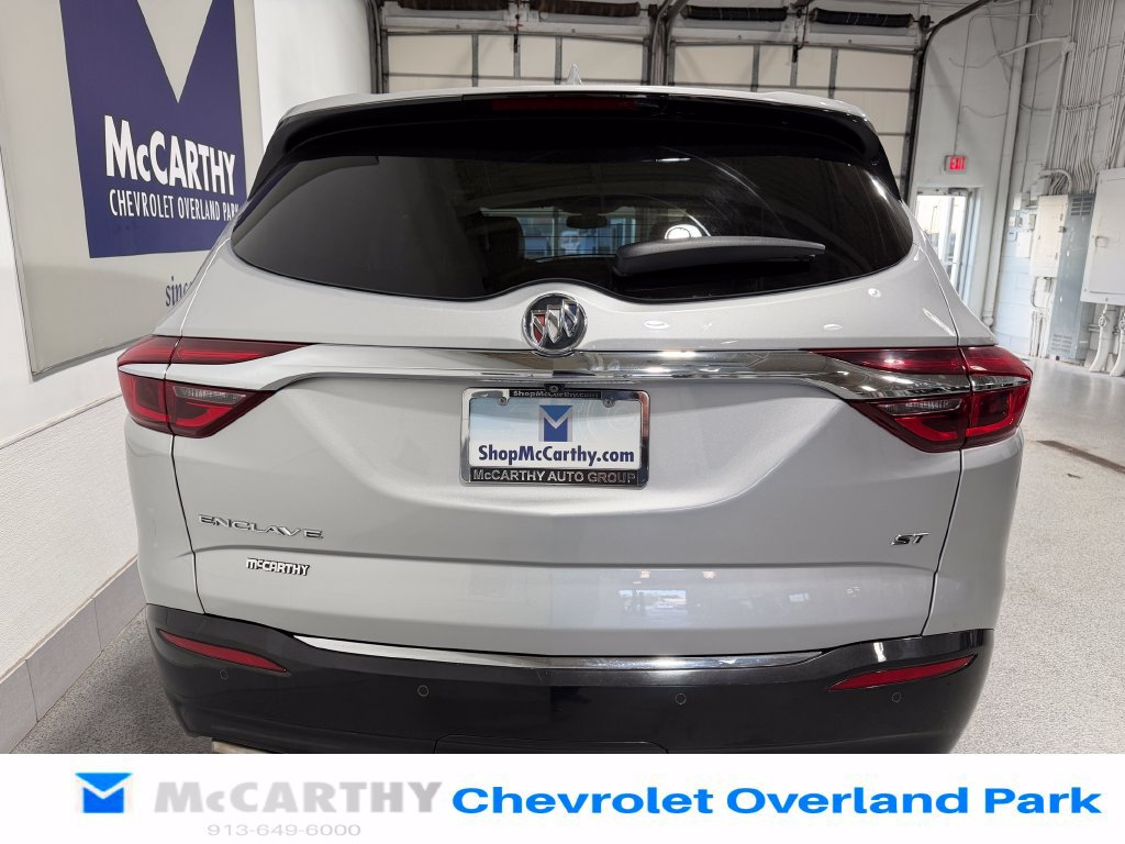 Used 2021 Buick Enclave Essence w/ Sport Touring Edition FWD image 6