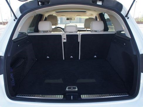 Used 2020 Mercedes-Benz GLC 300 4MATIC w/ Parking Assistance Package image 17