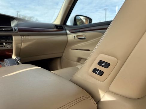 Used 2016 Lexus LS 460 image 25