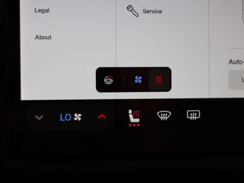 Used 2023 Rivian R1T Adventure image 9