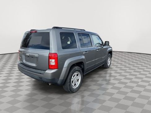 Used 2014 Jeep Patriot Sport image 9